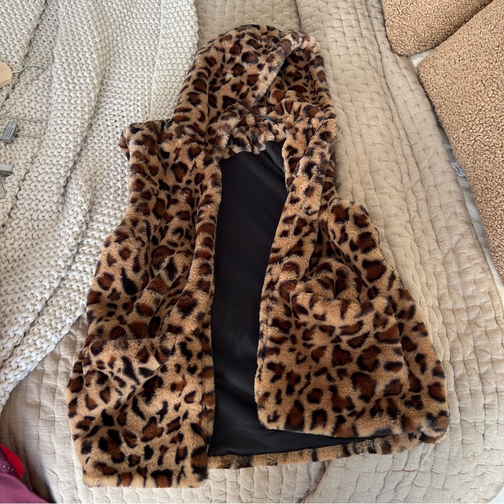 Cheetah Vest Soft and Warm